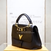 Túi LV Very one màu đen quai xách nắp mng khóa V vàng mix charm họa tiết