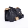Túi Chanel Boy Classic Màu Đen Khóa Vàng