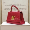 KG-Túi LV Twist màu màu đỏ đậm da đà điều khóa vàng