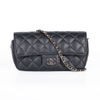 Clutch Chanel With Chain Caviar Màu Đen Khóa Vàng