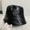 prada レザー製　帽子