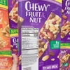 Thanh ngũ cốc hạt mix trái cây sấy Nature Valley Mỹ Fruit & Nut Chewy Granola (Thùng 48 thanh)