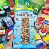 1 hộp 48 thanh bánh dinh dưỡng ngũ cốc yến mạch mix hạt và trái cây sấy hàng chuẩn Mỹ Nature Valley Chewy Trail mix