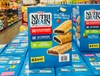 Bánh cuộn trái cây Nutri Grain Kellogg’s Mỹ 64 bánh