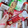(1 Hộp) 42 thanh bánh Protein chewy đậu phộng socola Kirkland chuẩn Mỹ bars gluten free peanut butter semisweet chocolate chip