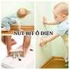 Nút Bịt Ổ Điện Chống Giật 2 Chân Cao Cấp Nhỏ Gọn Chắc Chắn Bảo Vệ An Toàn Cho Bé - TakyHome 8700