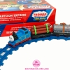 Đồ Chơi Tàu Hỏa 3 Toa THOMAS 233B-2 Chạy PIN Gồm 1 Toa Kéo Và 3 Toa Phụ, Đường Ray To Đẹp, Màu Sắc Và Dễ Lắp Ráp