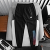 quan-dai-adidas-3stripes-color