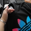 ao-thun-adidas-graphic-color