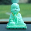 Tượng chú tiểu gõ mõ năng lượng mặt trời