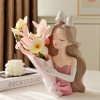 Tượng cô gái ôm bình hoa trang trí decor