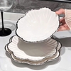 Đĩa sứ trắng viền đen hình hoa mai sang trọng số 6