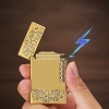 Hộp Quẹt Bật Lửa Gas Đá 803HV Họa Tiết Hoa Văn Độc Lạ Tay Đánh Rãnh