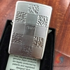 BẬT LỬA ZIPPO BẠC HÌNH Ô VUÔNG CARO - sunnystore.vn