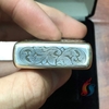 ZIPPO BẠC KHỐI VŨ NỮ KHẮC 5 MẶT