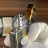 Zippo Mỹ xuất Nhật khắc ăn mòn sư tử mạ vàng cháy