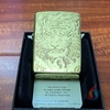 Zippo armor mặt hổ khắc ăn mòn axit 2 mặt vàng