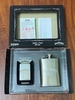 Bộ 2 món Zippo và Bình rượu khắc nổi Jack Daniels