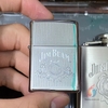 Bộ 2 món Zippo nguyên khối và bình rượu hãng Jim Beam