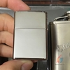 Bộ 2 món Zippo nguyên khối và bình rượu hãng Jim Beam