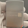 Bật Lửa Zippo Satin Khắc Cỏ 4 Lá May Mắn