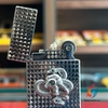 Bật Lửa Dupont Xăng Đá Vân Kim Cương Đình Hình Skull & Snake ( Bạc)