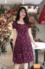 Đầm mango hoa tím, cổ lục giác tay ngắn nhún vai