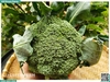 Bông lơ xanh còn cuống lá