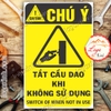 LOGO TEM STICKER CẢNH BÁO TẮT CẦU DAO KHI KHÔNG SỬ DỤNG ĐIỆN, SWITCH OFF WHEN NOT IN USE- BIỂN CẢNH BÁO AN TOÀN LAO ĐỘNG