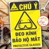 LOGO TEM STICKER BIỂN CẢNH BÁO YÊU CẦU ĐEO KÍNH BẢO HỘ- PROTECTIVE GLASSES- CẢNH BÁO AN TOÀN LAO ĐỘNG