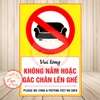 Tem Decal Dán- Vui Lòng KHÔNG NẰM HOẶC GÁC CHÂN LÊN GHẾ - PLEASE NO LYING & PUTTING FEET ON SOFA -Chống nước, chống phai
