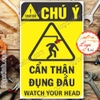 LOGO TEM STICKER BIỂN CẢNH BÁO CẨN THẬN ĐỤNG ĐẦU, CẨN THẬN CỤNG ĐẦU- WATCH YOUR HEAD - BIỂN CẢNH BÁO AN TOÀN LAO ĐỘNG
