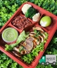 Hộp nhựa 5 ngăn đỏ đen HC5