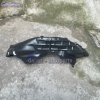 chan-bun-tai-xe-ford-focus-2013-phia-sau-nhua-bm51a278b51ca