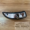 den-xi-nhan-tren-guong-dung-cho-xe-ford-fiesta-2011-2016-8a6117683