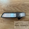 den-xi-nhan-tren-guong-dung-cho-xe-ford-focus-2009-2018-8m5113b384ba