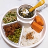 KHAY ĂN DẶM 3 NGĂN BBQ HÌNH TRÒN CÓ NGĂN ĐỂ CỐC THÌA NĨA