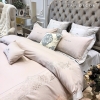 BỘ COTTON TRẮNG - HỌA TIẾT THÊU HOA HOÀNG GIA