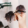 KÍNH ok365n CHO NỮ KHỔ LỚN