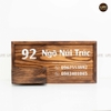 BẢNG GỖ SỐ NHÀ THIẾT KẾ THEO YÊU CẦU BAO GỒM HỘP ĐỰNG THƯ PHÍA TRƯỚC - LUXI DECOR