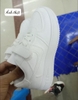 giay-sneaker-trang-be-trai-gai-c23122001