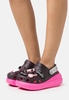 crocs-crush-barbie-399k-doi-c23100701