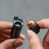 Đèn pin OLIGHT I5T Plus Pebble sáng 550 lumen chiếu xa 87m sử dụng 2 pin AA