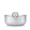Nắp nồi Keith Titanium có quai gập đang đóng, cận cảnh