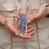 Vultura VTR-KN2403 Dao Xếp Cắm Trại Tích Hợp Móc Carabiner