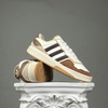 SZ44 Adidas Neutral Courtic 