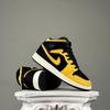 SZ 39 Nike Air Jordan 1 Retro Mid 'Reverse New Love' 554725-071