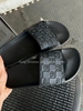 Dép Bánh Mì Adidas Adilette ĐEN LOGO NỔI JR3623