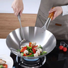 Chảo inox trắng lõm tay cầm cán gỗ cách nhiệt size 32cm