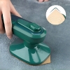 bàn là mini cầm tay hơi nước màu xanh-4